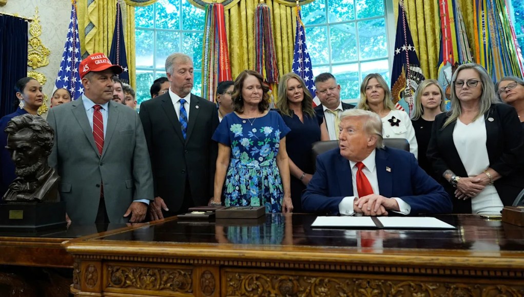 Trump afirma un gran salto en los puntajes de VA Trust, pero los datos muestran ganancias modestas Trump afirma un gran salto en los puntajes de VA Trust, pero los datos muestran ganancias modestas