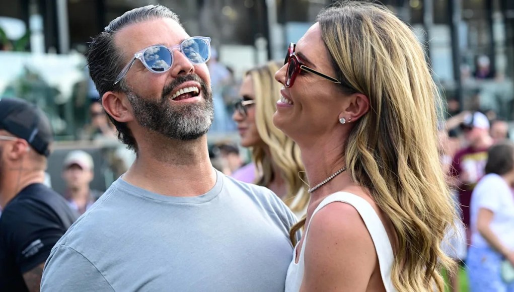 Los fanáticos reaccionan a la celebración de Don Jr. y Bettina Los fanáticos reaccionan a la celebración de Don Jr. y Bettina