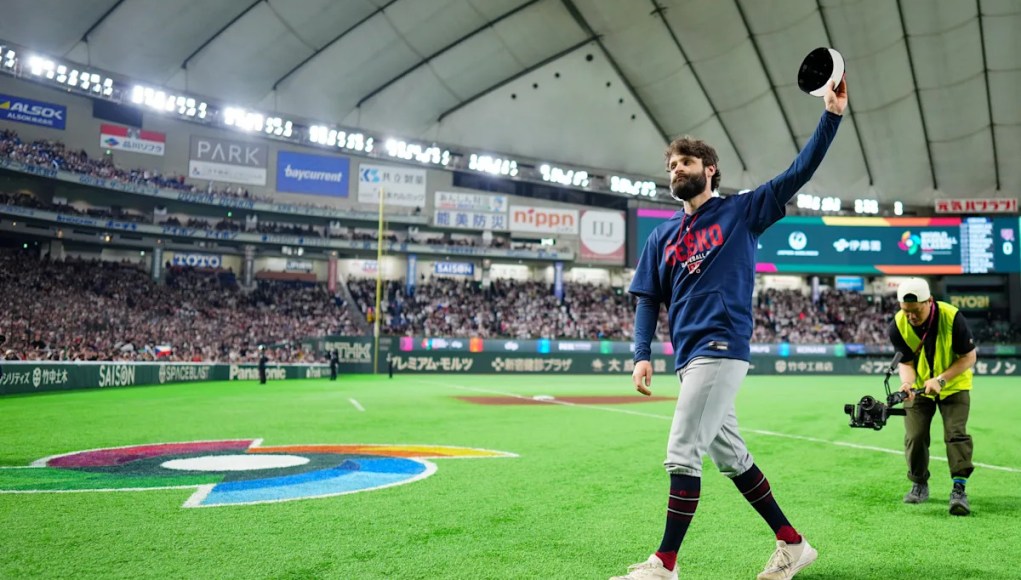 Clásico Mundial de Béisbol 2026: Los aficionados japoneses dan el telón al lanzador y electricista checo Ondřej Satoria Clásico Mundial de Béisbol 2026: Los aficionados japoneses dan el telón al lanzador y electricista checo Ondřej Satoria