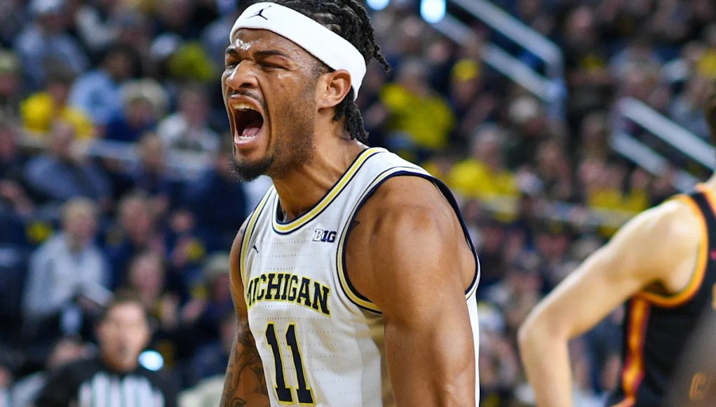 Encuesta AP de baloncesto masculino: Arizona nuevamente se defiende de Michigan por el puesto número 1 a pesar de la última victoria clasificatoria de los Wolverines Encuesta AP de baloncesto masculino: Arizona nuevamente se defiende de Michigan por el puesto número 1 a pesar de la última victoria clasificatoria de los Wolverines