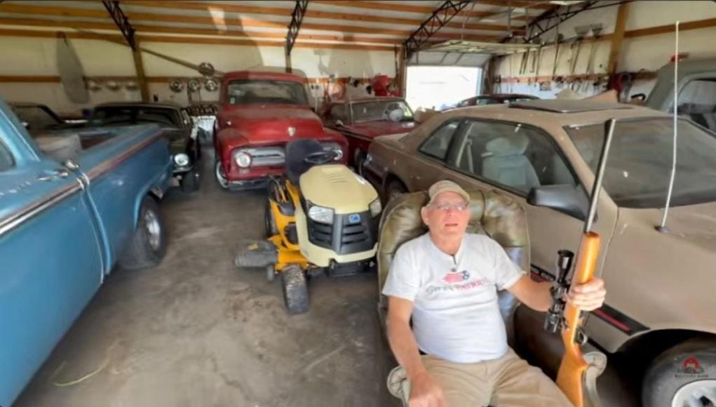 Pasó 30 años en General Motors, construyó un garaje lleno de Ford y todavía llama al Chevrolet Camaro el “desayuno de los campeones” Pasó 30 años en General Motors, construyó un garaje lleno de Ford y todavía llama al Chevrolet Camaro el “desayuno de los campeones”