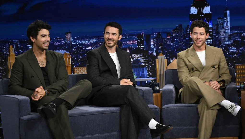 El jinete de la gira de Jonas Brothers incluye un refrigerio directamente de la escuela primaria El jinete de la gira de Jonas Brothers incluye un refrigerio directamente de la escuela primaria