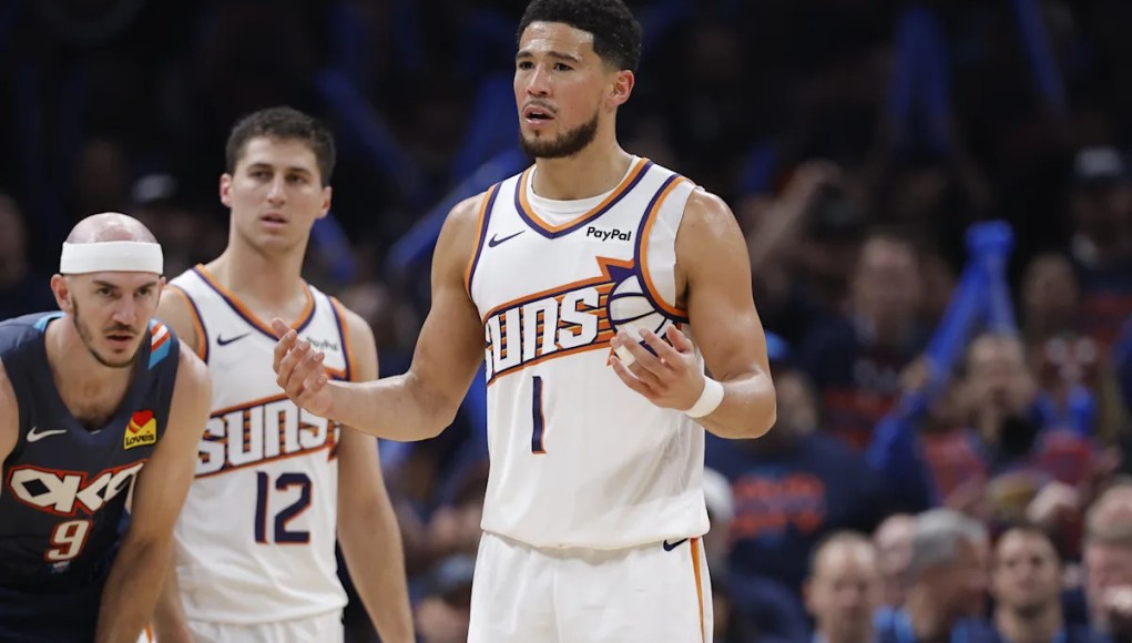 Devin Booker califica el arbitraje como “malo para la integridad del deporte” Devin Booker califica el arbitraje como “malo para la integridad del deporte”
