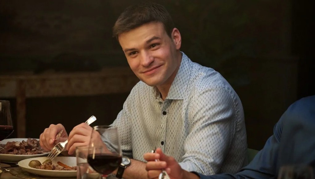 El actor Sean de Boston Blue aborda la reacción violenta que recibió después de reemplazar al veterinario de Blue Bloods en el papel El actor Sean de Boston Blue aborda la reacción violenta que recibió después de reemplazar al veterinario de Blue Bloods en el papel