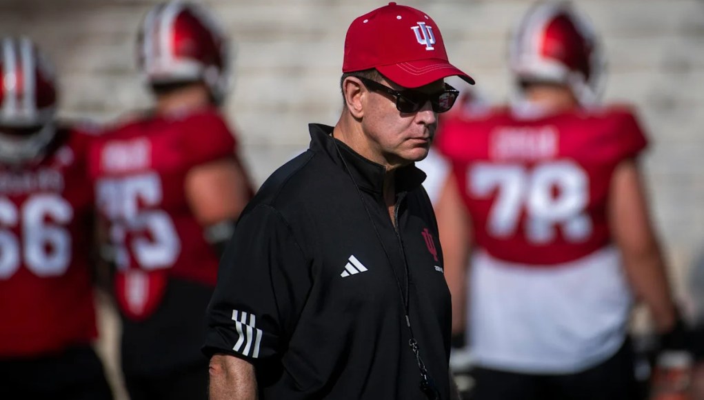 Por qué Curt Cignetti está dando a los jugadores de fútbol de Indiana una lección de historia antes del juego ODU Por qué Curt Cignetti está dando a los jugadores de fútbol de Indiana una lección de historia antes del juego ODU