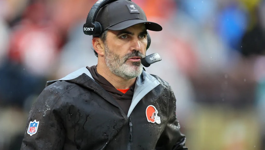 El entrenador de los Browns, Kevin Stefanski, renunciará a sus funciones de mando de jugadas por segunda temporada consecutiva El entrenador de los Browns, Kevin Stefanski, renunciará a sus funciones de mando de jugadas por segunda temporada consecutiva