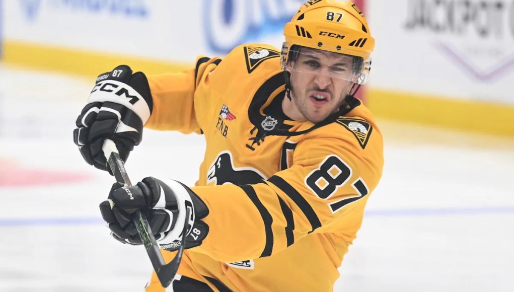 Crosby alcanza un hito por segundo juego consecutivo Crosby alcanza un hito por segundo juego consecutivo