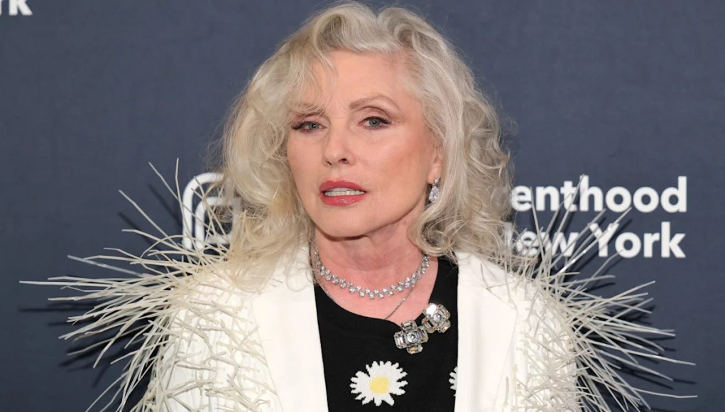 Debbie Harry aprueba que una actriz de primer nivel, de 29 años, protagonice la película biográfica de Blondie Debbie Harry aprueba que una actriz de primer nivel, de 29 años, protagonice la película biográfica de Blondie