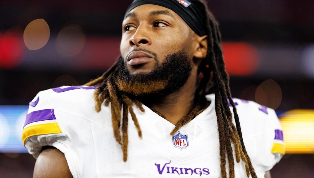 Según los informes, Aaron Jones regresó a Vikings en un acuerdo de 2 años y $ 20 millones Según los informes, Aaron Jones regresó a Vikings en un acuerdo de 2 años y $ 20 millones