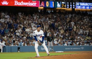 Yoshinobu Yamamoto de los Dodgers va 7 entradas sin puntaje en 4-3 victoria sobre Diamondbacks