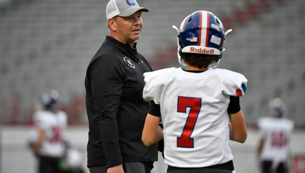 Chris Redman coronado entrenador de los Louisville Kings antes de la temporada de debut de la UFL Chris Redman coronado entrenador de los Louisville Kings antes de la temporada de debut de la UFL