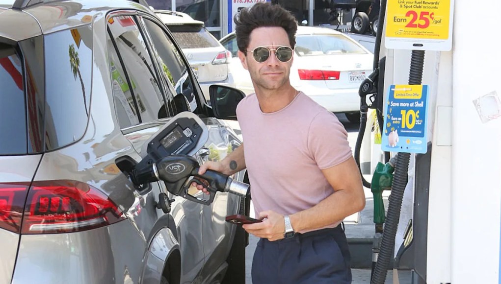 ¿DWTS Pro Sasha Farber acaba de lanzar un nuevo romance? ¿DWTS Pro Sasha Farber acaba de lanzar un nuevo romance?
