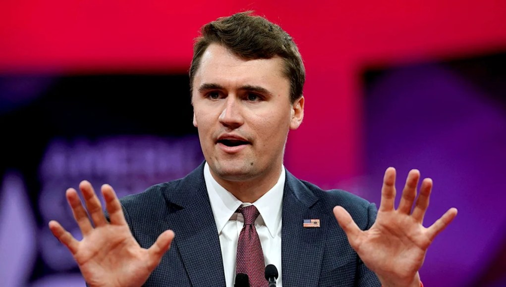 El republicano del Senado empuja la Ley Charlie Kirk para detener la ‘propaganda’ financiada por el gobierno El republicano del Senado empuja la Ley Charlie Kirk para detener la ‘propaganda’ financiada por el gobierno