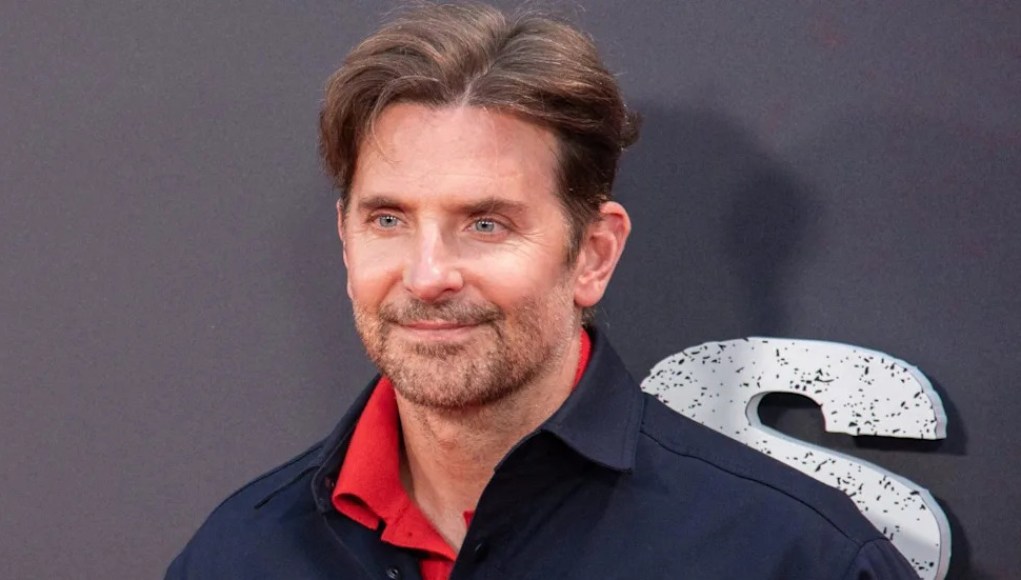 Bradley Cooper reacciona a los rumores de cirugía plástica después de los comentarios virales de los fanáticos sobre su ‘nueva cara’ Bradley Cooper reacciona a los rumores de cirugía plástica después de los comentarios virales de los fanáticos sobre su ‘nueva cara’