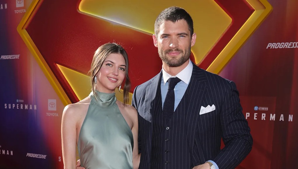 David Corenswet de Superman revela que se abarca por la misma cantidad de peso que su esposa ganó mientras estaba embarazada David Corenswet de Superman revela que se abarca por la misma cantidad de peso que su esposa ganó mientras estaba embarazada