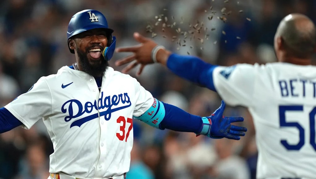Los Dodgers toman la ventaja exclusiva de la NL West después de una fuerte muestra de 6-0 contra Padres Los Dodgers toman la ventaja exclusiva de la NL West después de una fuerte muestra de 6-0 contra Padres
