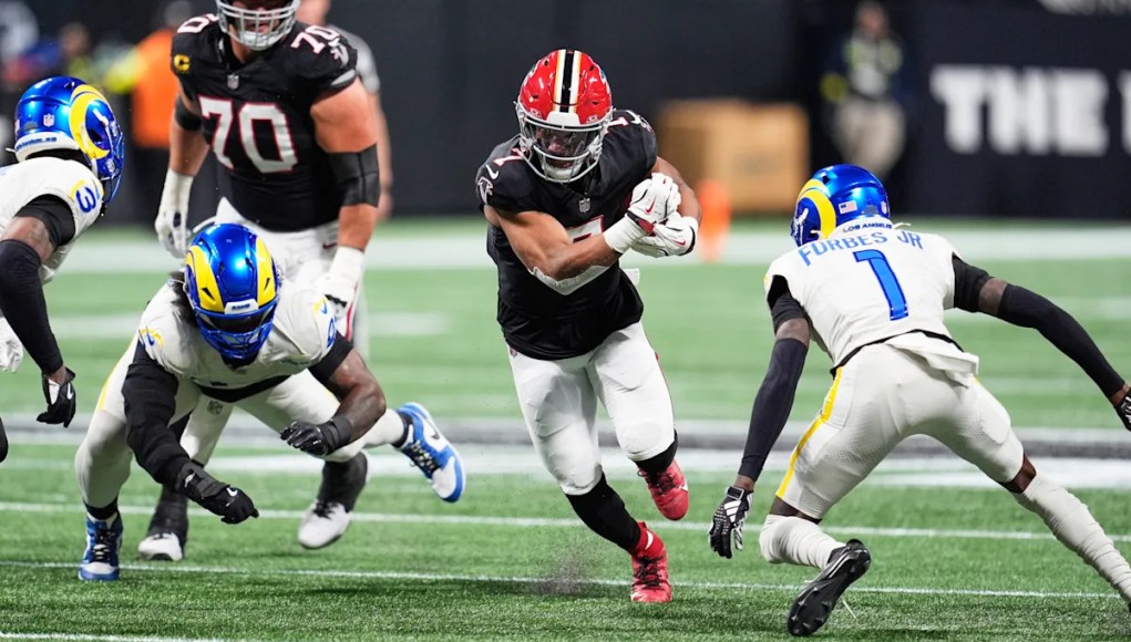 Imagen de los playoffs de la NFL: los Falcons obligan a los Rams a sudar para asegurar el puesto número 5 y mejorar la oportunidad de los Panthers de coronarse en la NFC Sur Imagen de los playoffs de la NFL: los Falcons obligan a los Rams a sudar para asegurar el puesto número 5 y mejorar la oportunidad de los Panthers de coronarse en la NFC Sur