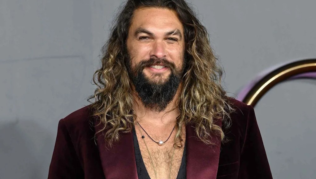 Jason Momoa se ve obligado a evacuar mientras una devastadora tormenta azota Hawaii Jason Momoa se ve obligado a evacuar mientras una devastadora tormenta azota Hawaii