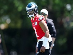 Jalen Hurts está enfocado en dominar completamente la posición de mariscal de campo