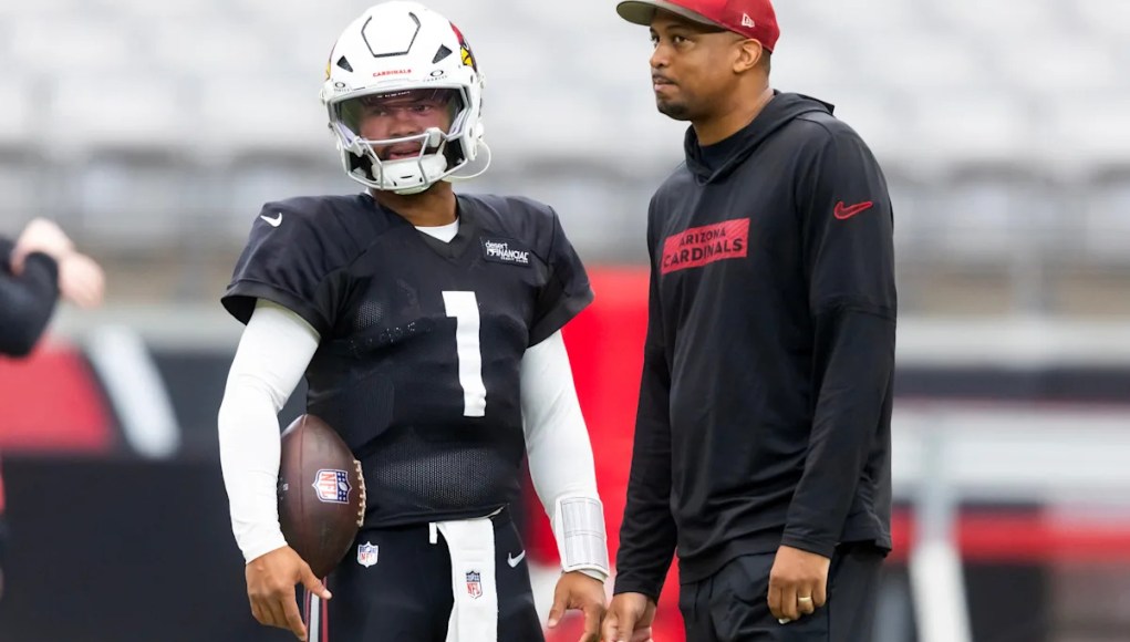 Los Baltimore Ravens contratan a Israel Woolfork para el puesto de entrenador de QB Los Baltimore Ravens contratan a Israel Woolfork para el puesto de entrenador de QB