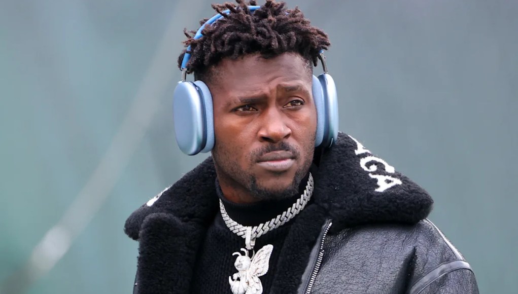 Antonio Brown supuestamente espera que se desestime el cargo de intento de asesinato después de citar la ley ‘Stand Your Ground’ de Florida Antonio Brown supuestamente espera que se desestime el cargo de intento de asesinato después de citar la ley ‘Stand Your Ground’ de Florida