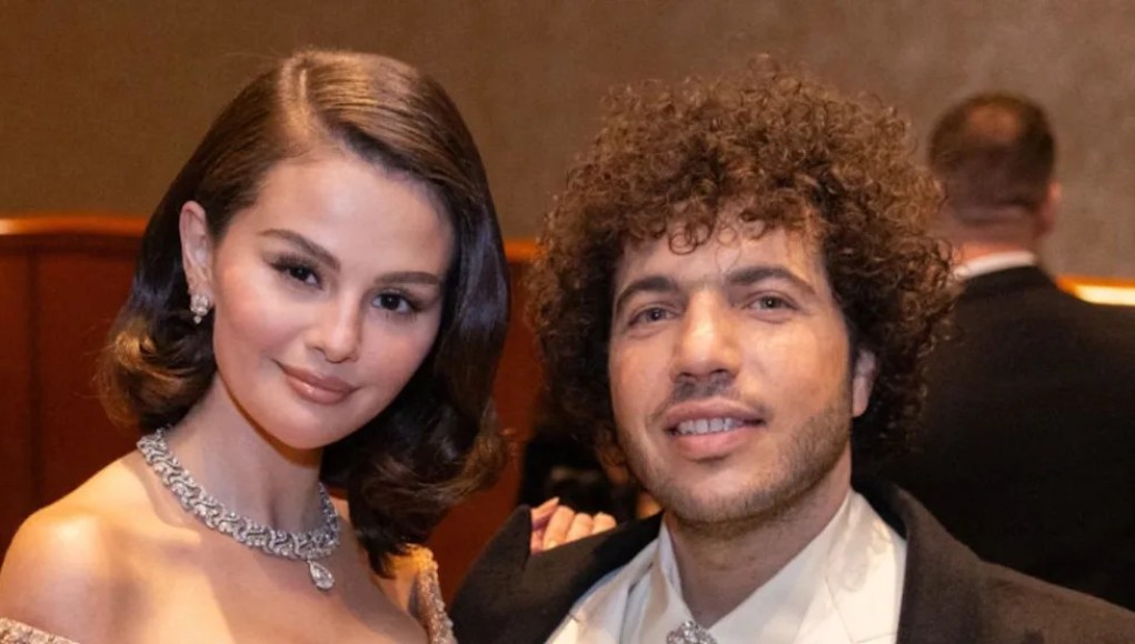 Los fanáticos dicen que Selena Gomez merece algo mejor después del drama del podcast de Benny Blanco Los fanáticos dicen que Selena Gomez merece algo mejor después del drama del podcast de Benny Blanco