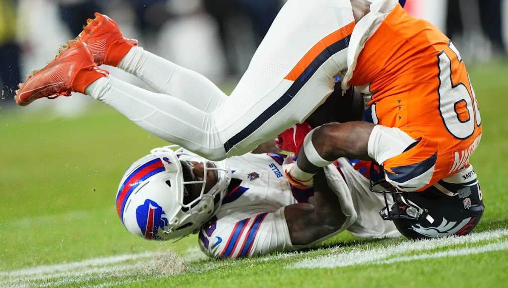 Richard Sherman, Shannon Sharpe y otras estrellas de la NFL reaccionan a la controvertida jugada de los Bills: «No puedo creer que esto haya decidido el juego» Richard Sherman, Shannon Sharpe y otras estrellas de la NFL reaccionan a la controvertida jugada de los Bills: «No puedo creer que esto haya decidido el juego»
