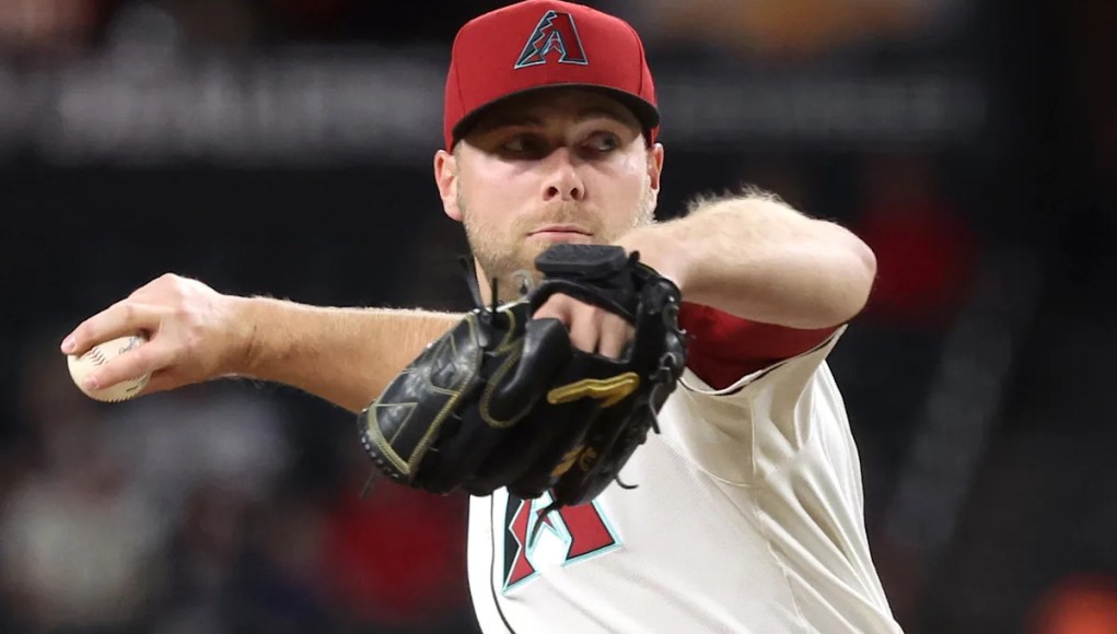 El lanzador de Diamondbacks, Corbin Burnes, para someterse a una cirugía de Tommy John, dice el gerente Torey Lovullo El lanzador de Diamondbacks, Corbin Burnes, para someterse a una cirugía de Tommy John, dice el gerente Torey Lovullo