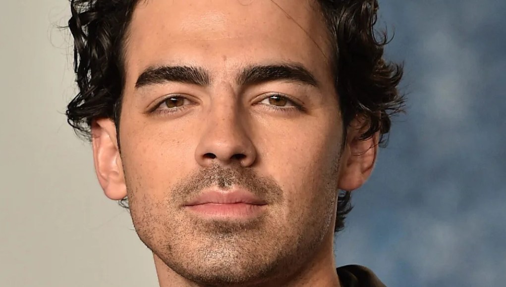 Joe Jonas finalmente habla sobre los rumores de cocaína después de que el video viral de la nariz sorprendiera a los fanáticos Joe Jonas finalmente habla sobre los rumores de cocaína después de que el video viral de la nariz sorprendiera a los fanáticos