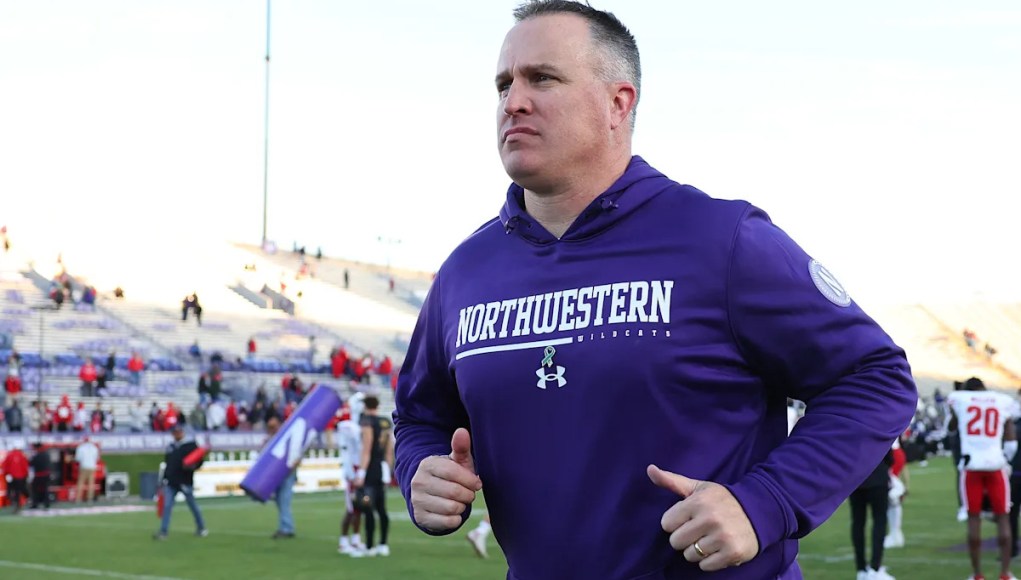 El ex entrenador del noroeste, Pat Fitzgerald, resuelve la demanda por terminación injusta con la escuela El ex entrenador del noroeste, Pat Fitzgerald, resuelve la demanda por terminación injusta con la escuela