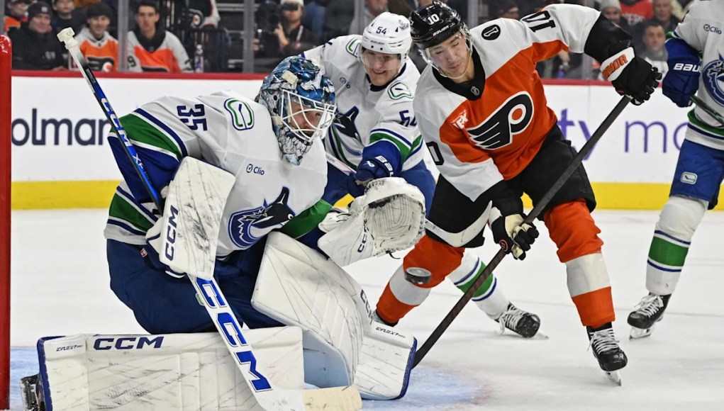 Notas de alineación: Se esperan muchos cambios mientras los Canucks se enfrentan a los Flyers Notas de alineación: Se esperan muchos cambios mientras los Canucks se enfrentan a los Flyers