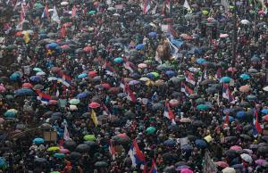 Más de 100,000 personas se unen a Protest Rally en Belgrado contra el presidente y el gobierno de Serbia.