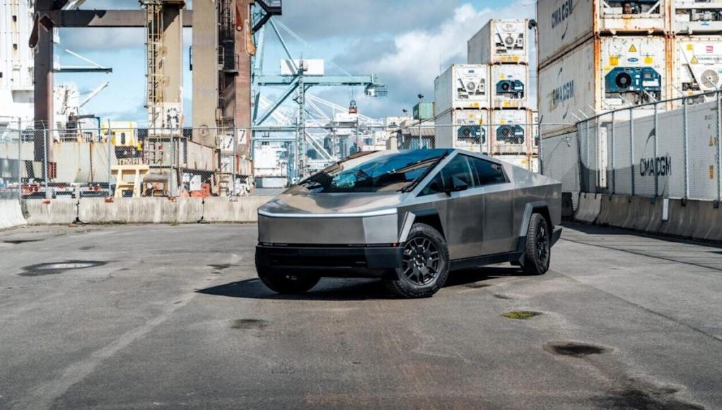 El propietario del Tesla Cybertruck condujo 100.000 millas en un año y luego llegó la factura de reparación El propietario del Tesla Cybertruck condujo 100.000 millas en un año y luego llegó la factura de reparación