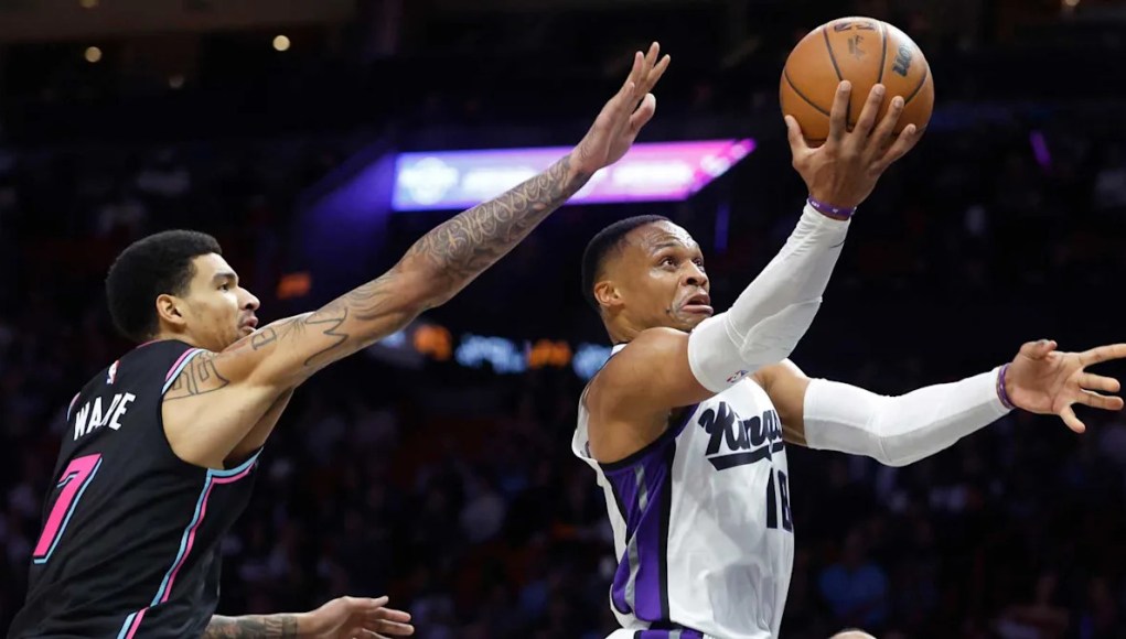 Russell Westbrook de los Kings captado en video persiguiendo al que interrumpe a ‘Westbrick’ Russell Westbrook de los Kings captado en video persiguiendo al que interrumpe a ‘Westbrick’