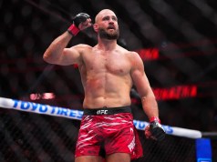 Jiri Prochazka pelea contra Carlos Ulberg por el título de peso semipesado en el evento principal de UFC 327 mientras Alex Pereira deja vacante