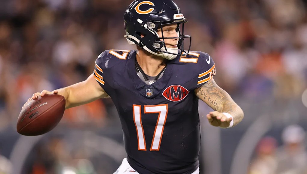 Bears Backup QB Tyson Bagent en lágrimas después de firmar 2 años, $ 10 millones contrato: «Un peso de los hombros de mi familia» Bears Backup QB Tyson Bagent en lágrimas después de firmar 2 años, $ 10 millones contrato: «Un peso de los hombros de mi familia»