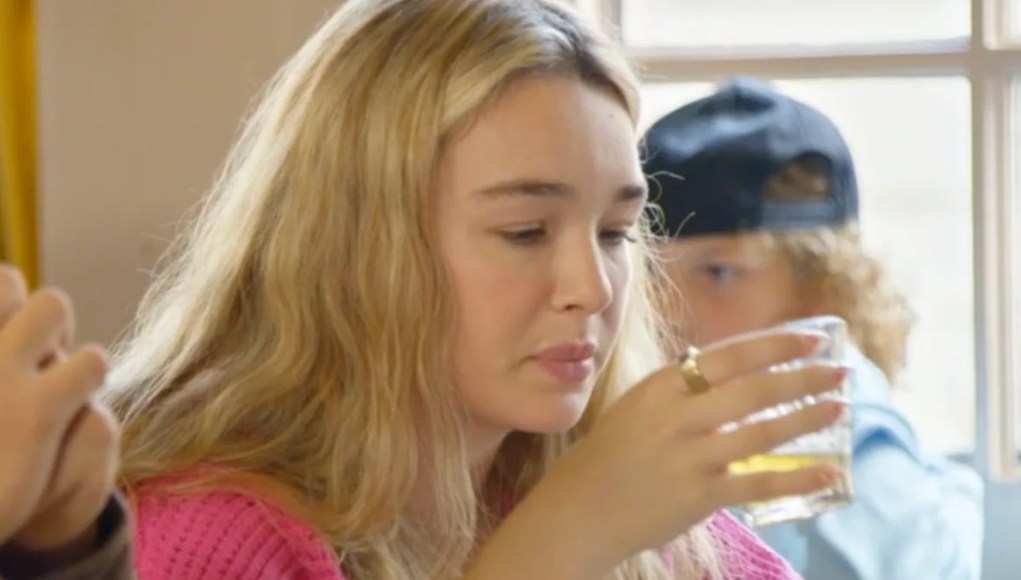 Baylen prueba por primera vez cerveza en un pub británico y su respuesta es totalmente inesperada (clip exclusivo) Baylen prueba por primera vez cerveza en un pub británico y su respuesta es totalmente inesperada (clip exclusivo)