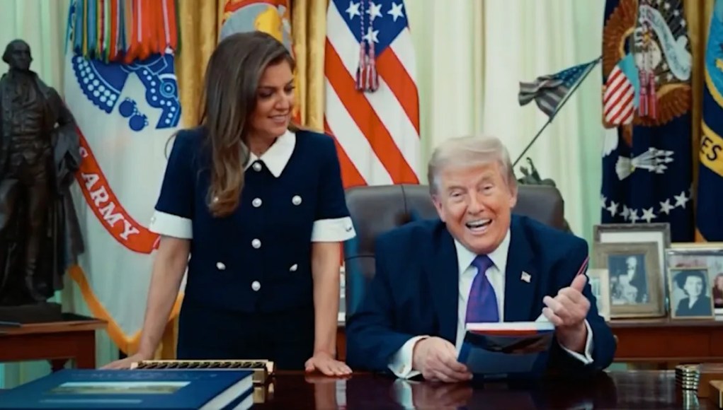 Trump promociona el libro del presentador de Fox en un vídeo diciendo que le gusta cualquier libro dedicado a él ‘incluso si no es bueno’ Trump promociona el libro del presentador de Fox en un vídeo diciendo que le gusta cualquier libro dedicado a él ‘incluso si no es bueno’