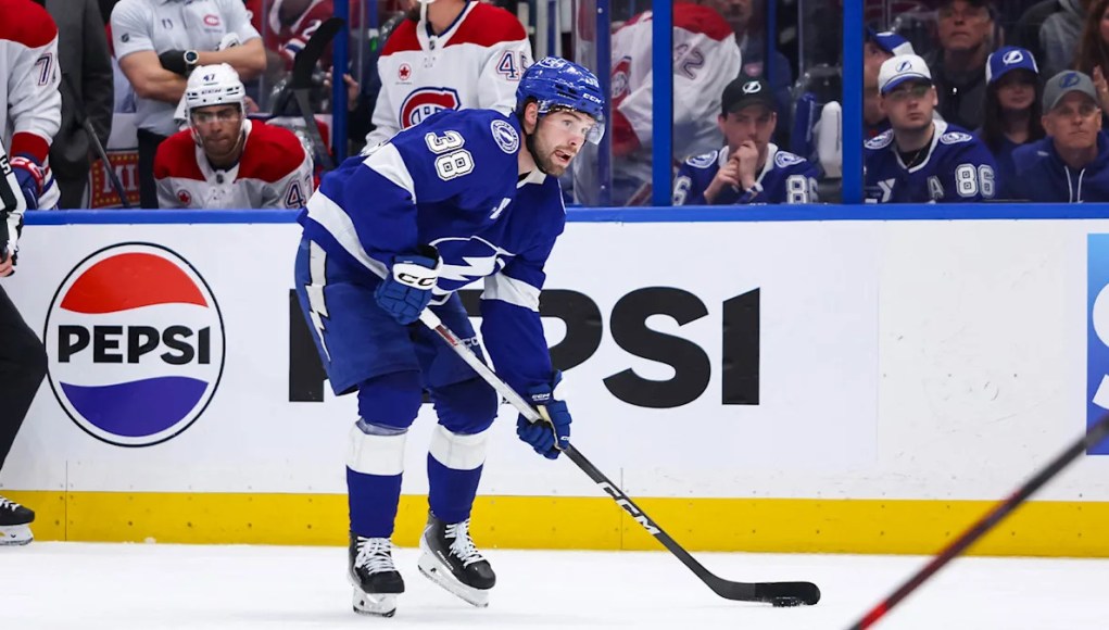 Los relámpagos aturden a los Canadiens con una carga de dos goles en el Juego 1 Los relámpagos aturden a los Canadiens con una carga de dos goles en el Juego 1