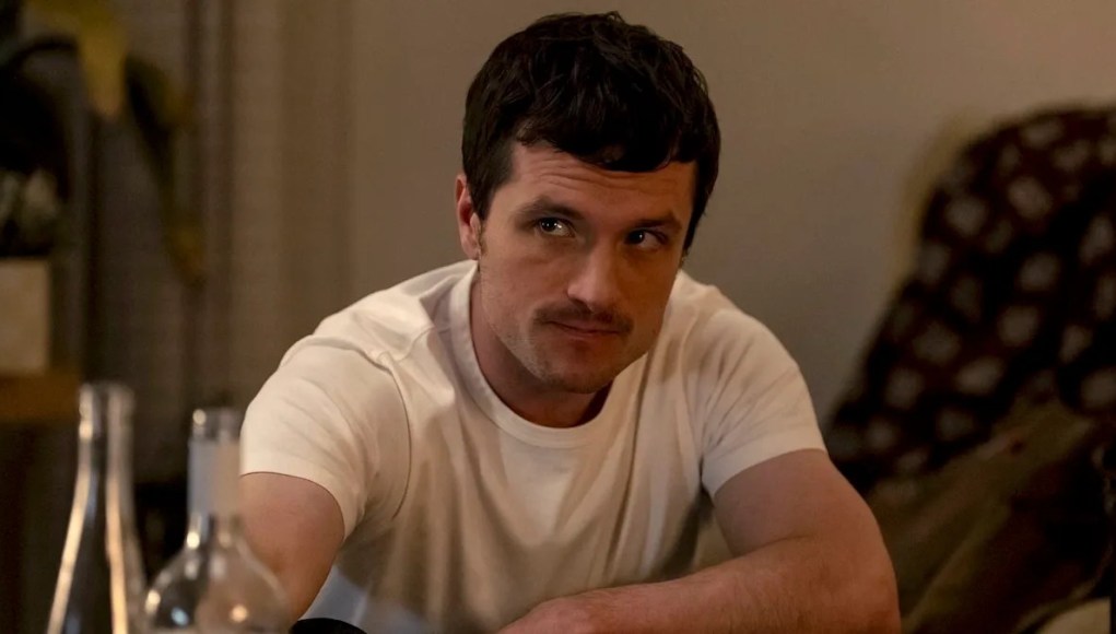 Se le preguntó a Josh Hutcherson si estaba listo para reclamar su título de novio en Internet, y su respuesta fue A+. Se le preguntó a Josh Hutcherson si estaba listo para reclamar su título de novio en Internet, y su respuesta fue A+.