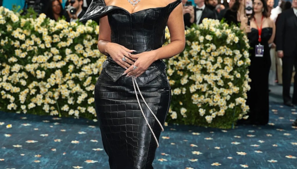 La hija de Kim Kardashian, North West, dice que la gente odia sus atuendos en la Met Gala ‘todos los años’ La hija de Kim Kardashian, North West, dice que la gente odia sus atuendos en la Met Gala ‘todos los años’