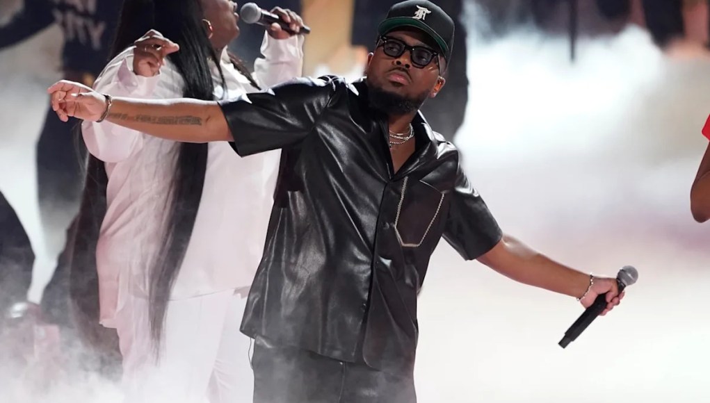 Ex miembro de grupo de gospel ganador del Grammy presentó una demanda días antes de su salida Ex miembro de grupo de gospel ganador del Grammy presentó una demanda días antes de su salida