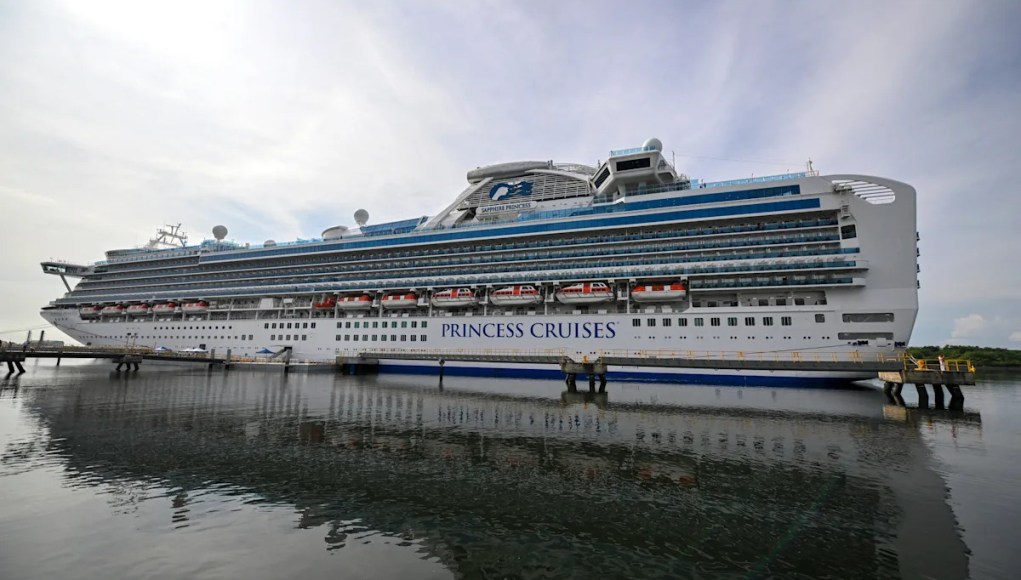 El crucero Princess recupera del mar a 5 ‘personas fallecidas’ El crucero Princess recupera del mar a 5 ‘personas fallecidas’