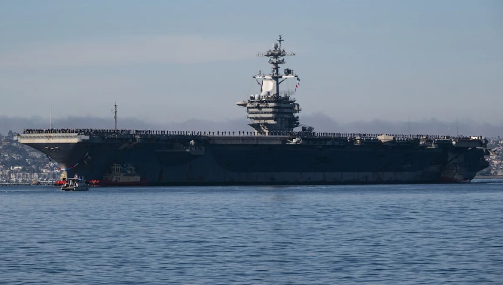 Por qué el portaaviones nuclear de la Marina de los EE. UU. USS Abraham Lincoln está en Guam Por qué el portaaviones nuclear de la Marina de los EE. UU. USS Abraham Lincoln está en Guam