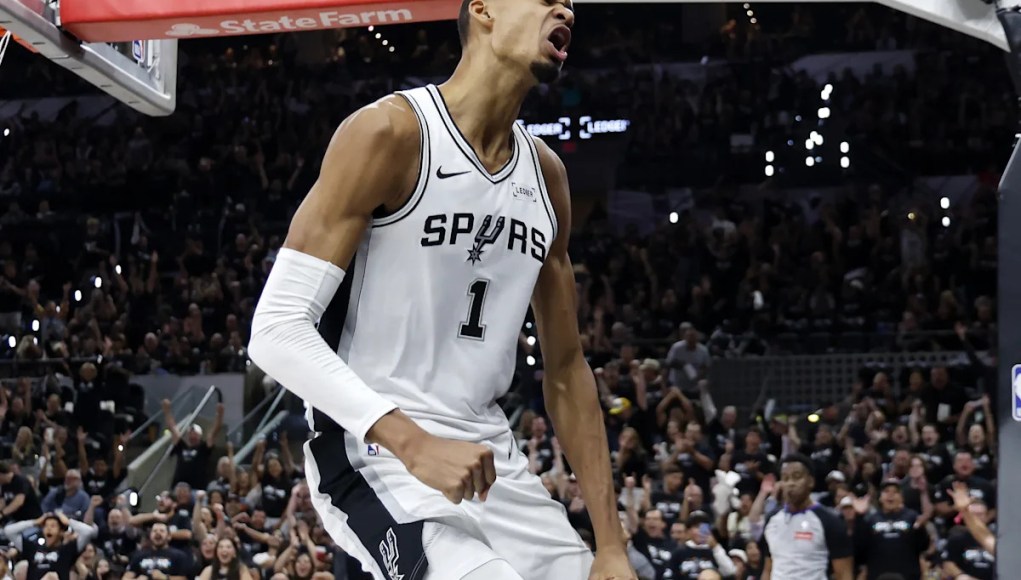 Los Spurs responden a la derrota del Juego 1 con una paliza a los Timberwolves en el Juego 2 Los Spurs responden a la derrota del Juego 1 con una paliza a los Timberwolves en el Juego 2