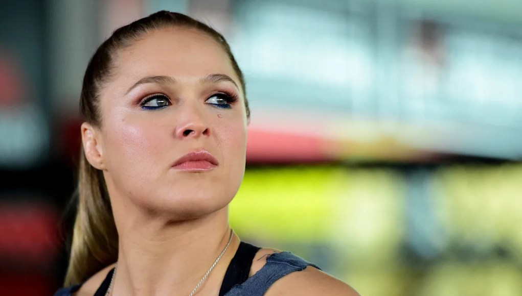 Años más tarde, Ronda Rousey todavía no entiende el punto: los fanáticos de MMA no se volvieron contra ella, ella se volvió contra los fanáticos. Años más tarde, Ronda Rousey todavía no entiende el punto: los fanáticos de MMA no se volvieron contra ella, ella se volvió contra los fanáticos.