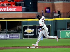Yordan Álvarez sube a la cima del ranking de jonrones de la MLB con su noveno de la temporada