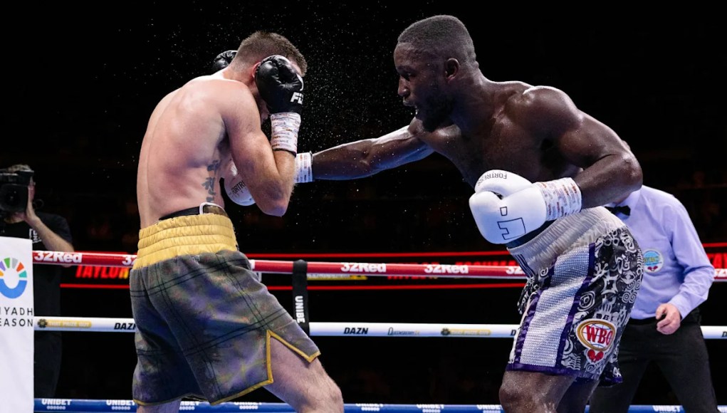 Ekow Essuman lleva a cabo una gran molestia sobre el ex champ Josh Taylor en Glasgow Ekow Essuman lleva a cabo una gran molestia sobre el ex champ Josh Taylor en Glasgow