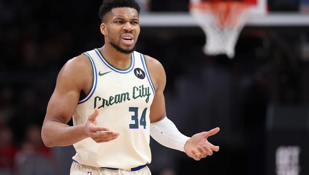 Fecha límite de cambios de la NBA: ¿Los Bucks siguen recibiendo ofertas de Giannis? ¿Lobos mirando a los guardias de los Bulls? Fecha límite de cambios de la NBA: ¿Los Bucks siguen recibiendo ofertas de Giannis? ¿Lobos mirando a los guardias de los Bulls?