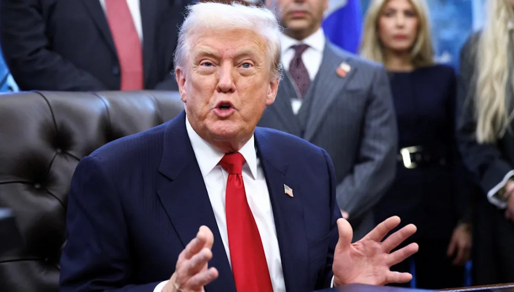 ¿Cheques de reembolso de tarifas por valor de 2.000 dólares? ¿Hipotecas a 50 años? Dar sentido a las nuevas propuestas de Trump. ¿Cheques de reembolso de tarifas por valor de 2.000 dólares? ¿Hipotecas a 50 años? Dar sentido a las nuevas propuestas de Trump.